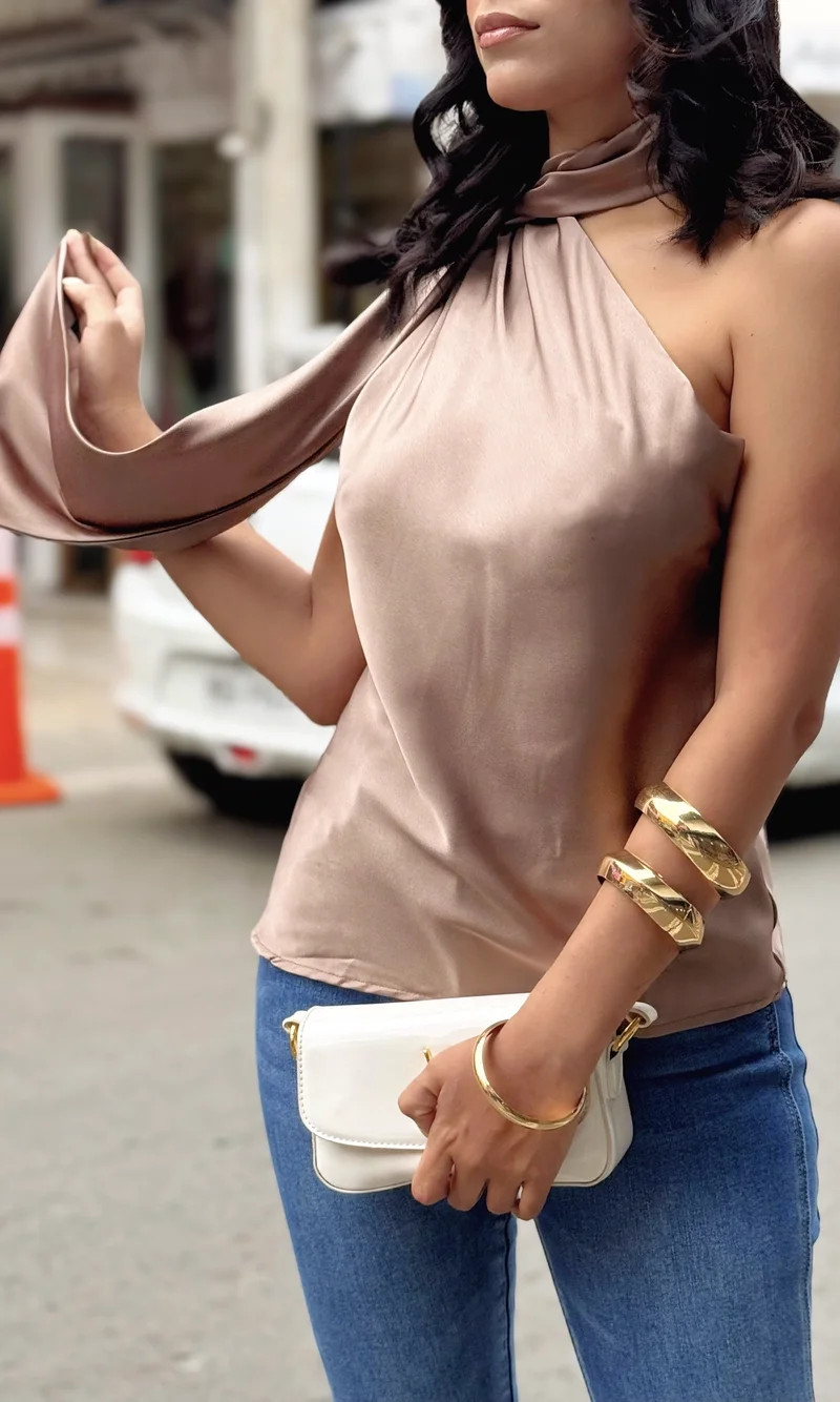 Blusa Halter Asimétrica — foto 2