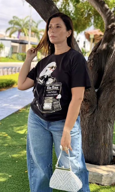Camiseta Ilustración Periódico