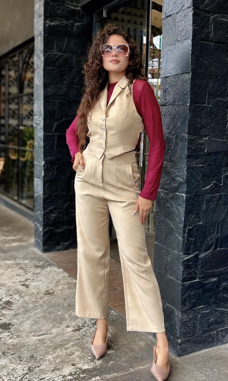 Conjunto Chaleco Pantalón — foto 1