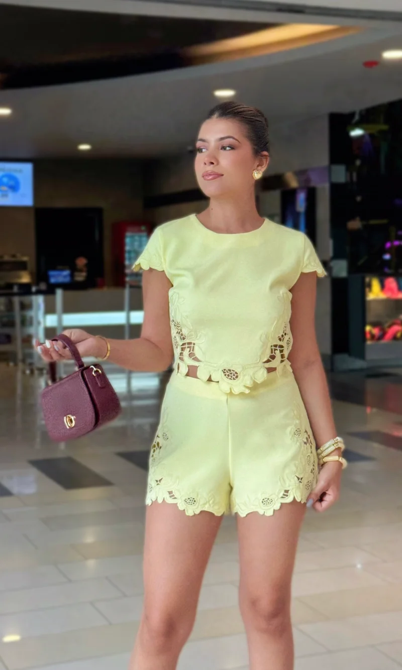 Conjunto Floral Amarillo — foto 1