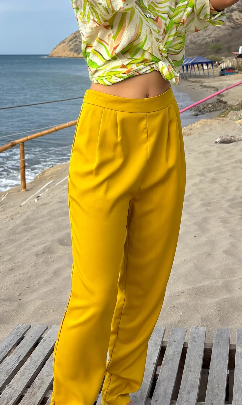 Pantalón Pliegues Tobillo — foto 1