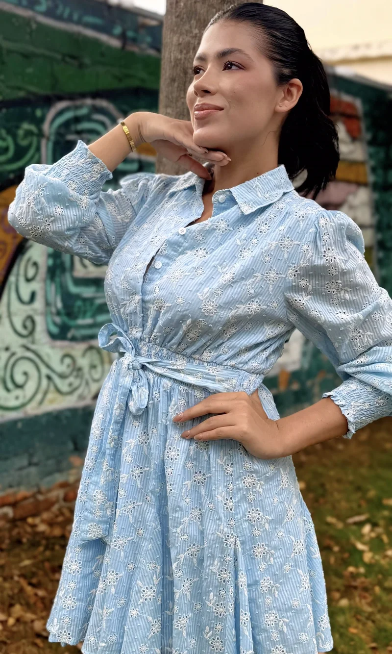 Vestido Corto Bordado — foto 3