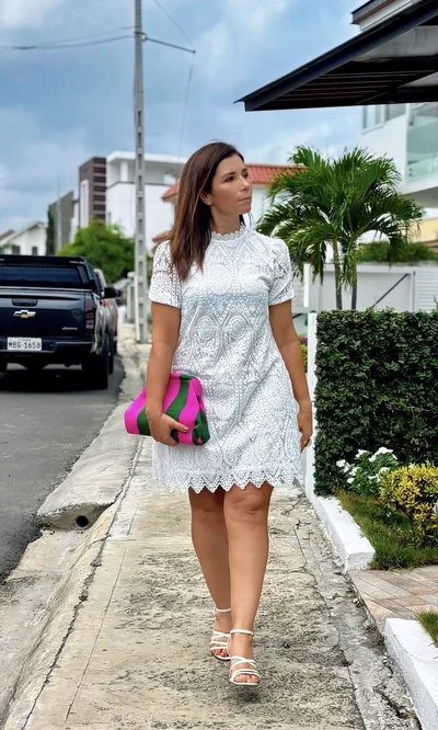 Vestido Corto Encaje