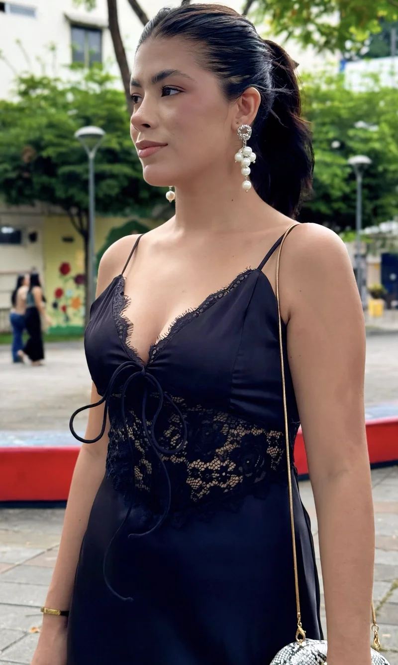 Vestido Midi Encaje Asimétrico — foto 2