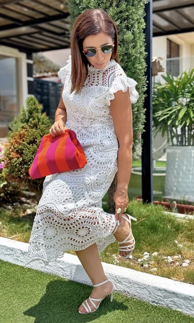 Vestido Encaje Cuello Alto