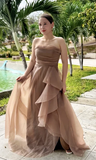 Vestido Strapless Volantes